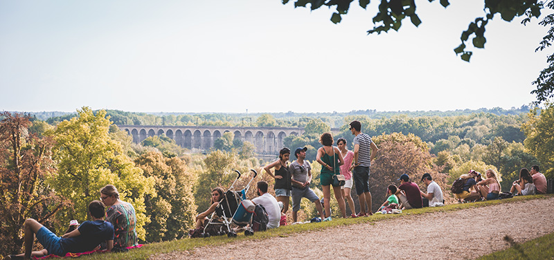 Vue sur le viaduc de Monts