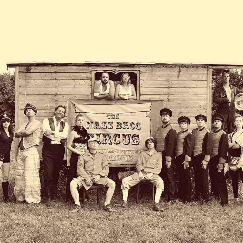 Photo de Découvrez le Naze Broc Circus et la scénographie du festival